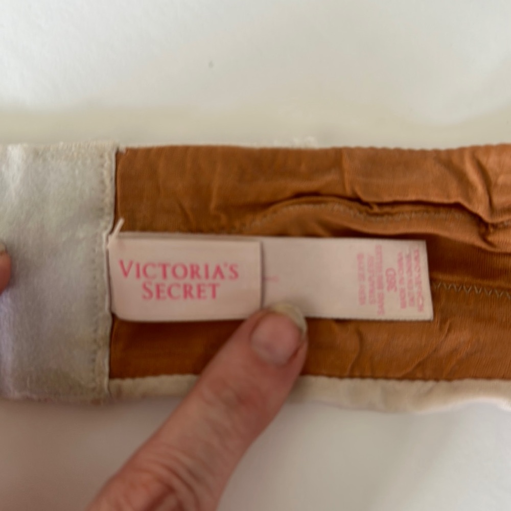 Victoria’s Secret Strapless White Bra